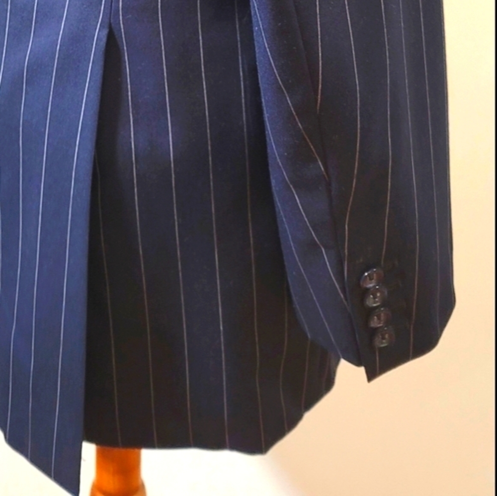 Holland & Sherry Sport Coat - Picture 15 of 16